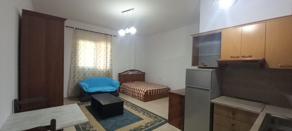 Tirane, jepet me qera apartament Kati 0, 50 m² 200 € (shkoze)