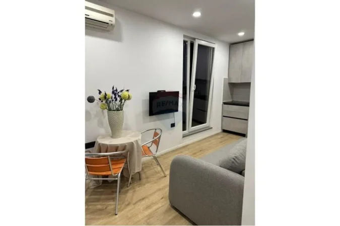 Tirane, jepet me qera garsonier 1+1 Kati 3, 50 m² 470 € (ish Tregu Elektrik)