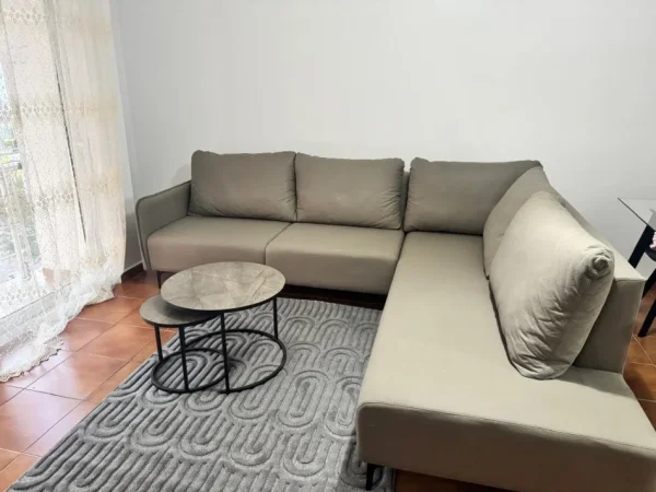 Tirane, jepet me qera apartament 1+1 Kati 3, 65 m² 450 € (JEPET SUPER APARTAMENT 1+1 ME QERA NE LAPRAKE TEK BLLOKU GINTASH)