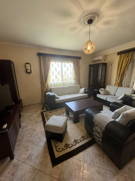 Tirane, jepet me qera apartament 3+1+Ballkon Kati 2, 400 € (thesari, fresk)