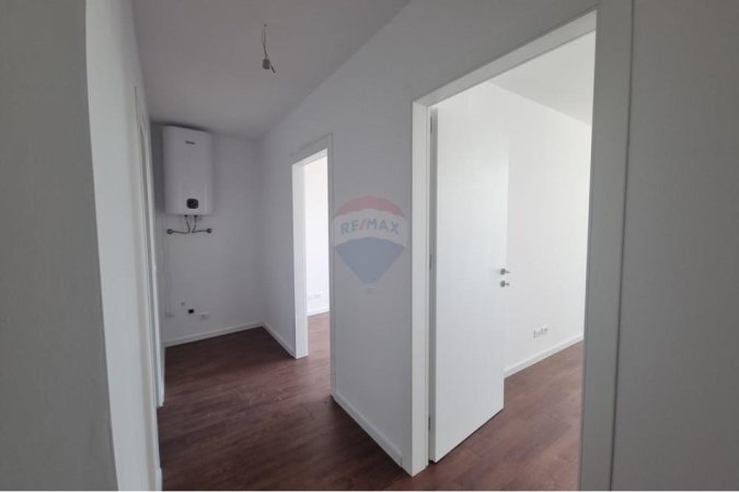 Tirane, jepet me qera zyre Kati 1, 93 m² 1.500 € (Lake View Residences)