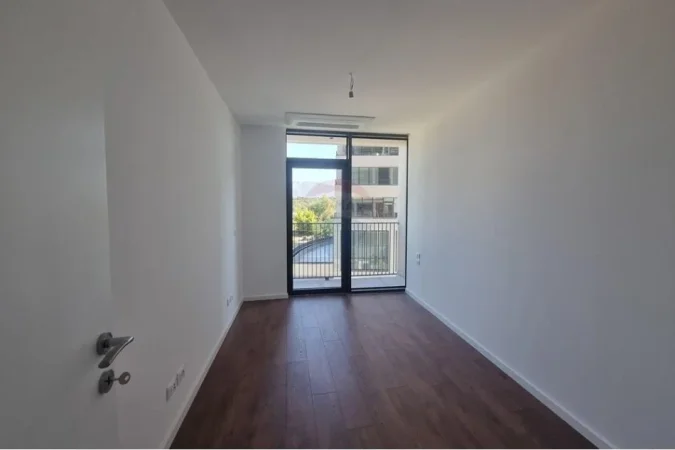 Tirane, jepet me qera zyre Kati 1, 93 m² 1.500 € (Lake View Residences)