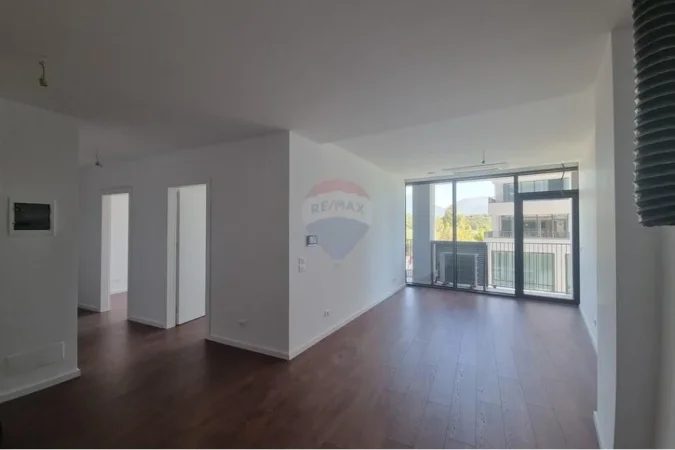 Tirane, jepet me qera zyre Kati 1, 93 m² 1.500 € (Lake View Residences)