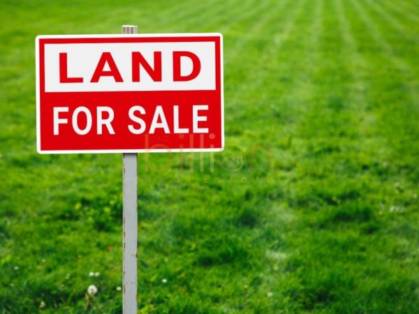 Tirane, shitet , 4.800 m² 210.000 € (Ndroq)