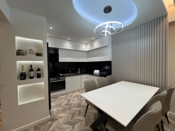 Tirane, shitet 3+1+Ballkon Kati 2, 145 m² 220.000 €