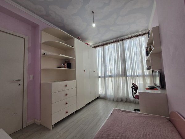 Tirane, shitet apartament 2+1+Ballkon Kati 3, 80 m² 160.000 € (21 dhjetori, Kompleksi Alba)