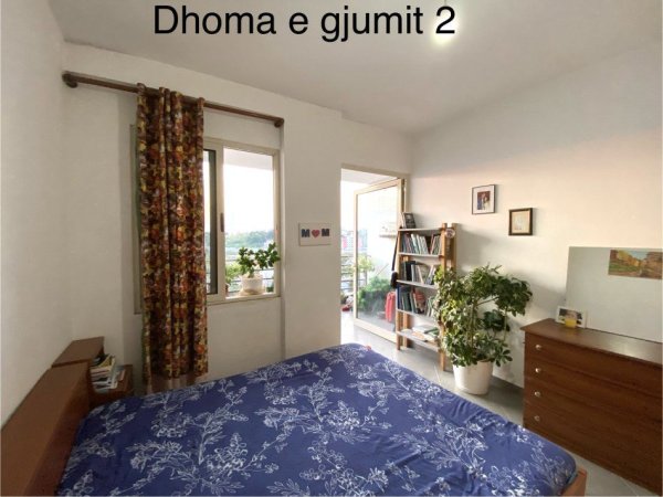 Tirane, jepet me qera apartament 2+1+Ballkon Kati 4, 109 m² 370 € (SHKOZE)