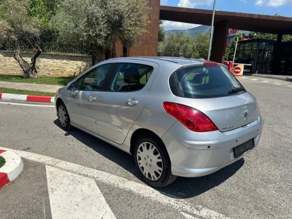Tirane, shes makine PEUGEOT 308 1.6 BENZIN VITI 2010  gri metalizato automatik Klima