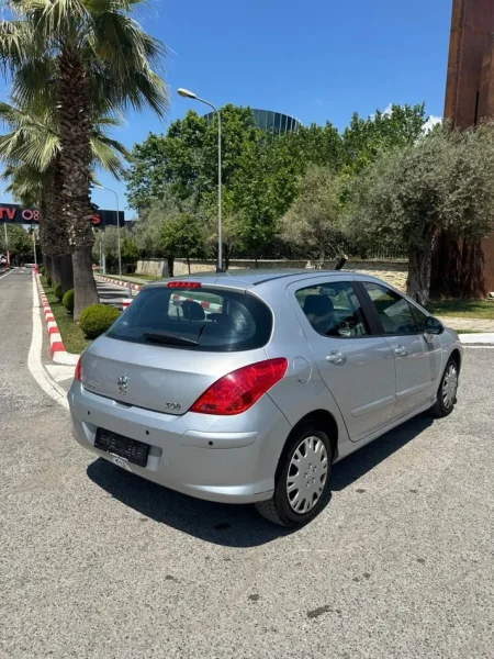 Tirane, shes makine PEUGEOT 308 1.6 BENZIN VITI 2010  gri metalizato automatik Klima