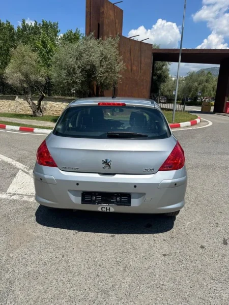 Tirane, shes makine PEUGEOT 308 1.6 BENZIN VITI 2010  gri metalizato automatik Klima
