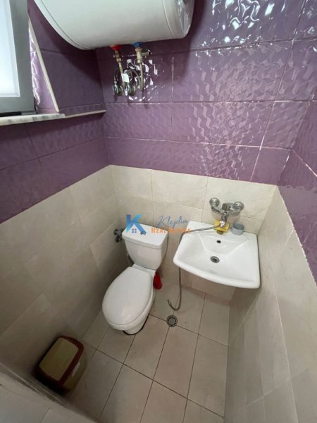 Tirane, jap me qera dyqan Kati 0, 25 m² (Myslym Shyr)