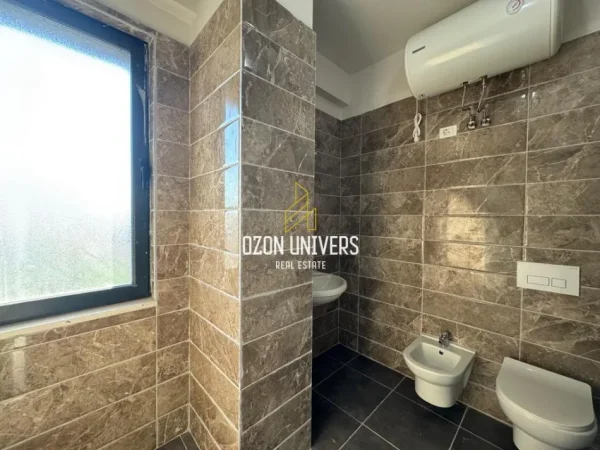 Tirane, jepet me qera apartament 2+1+Ballkon Kati 3, 100 m² 500 € (Pranë Kompleksit Panorama, Rr. Jordan Misja)