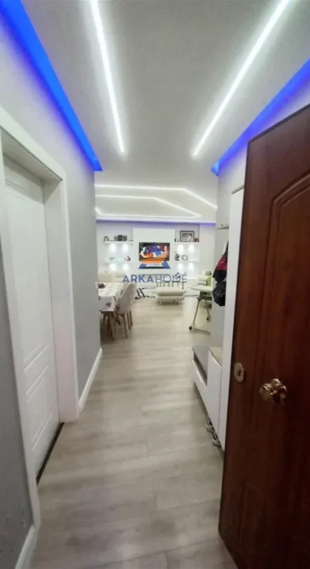 SHITET APARTAMENT 2+1+BALLKON RESTORANT FRESKU,RRUGA E DAJTIT,FRESK 133.000 EURO.