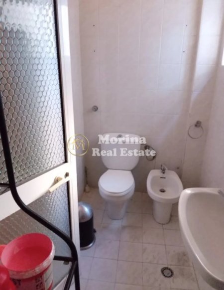 Tirane, jepet me qera apartament 2+1 Kati 1, 75 m² 400 € (Rr.Ferit Xhajko)