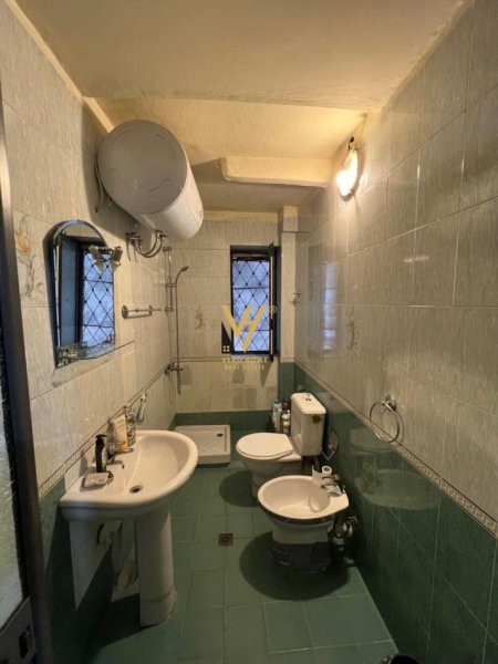 Tirane, shitet apartament 3+1+Ballkon Kati 4, 85 m² 254.000 € (RRUGA FORTUZI)
