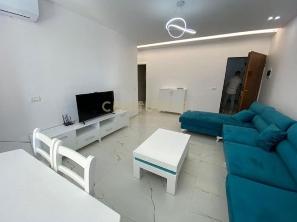 Durres, jepet me qera apartament 2+1 Kati 2, 75 m² 400 € (Plazh Iliria)