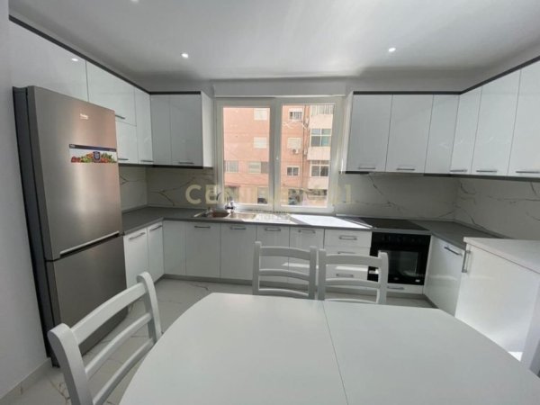 Durres, jepet me qera apartament 2+1 Kati 2, 75 m² 400 € (Plazh Iliria)