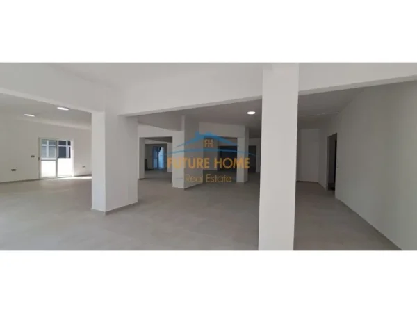 Tirane, jepet me qera ambjent biznesi Kati 0, 950 m² 6.500 € (Dritan Hoxha)