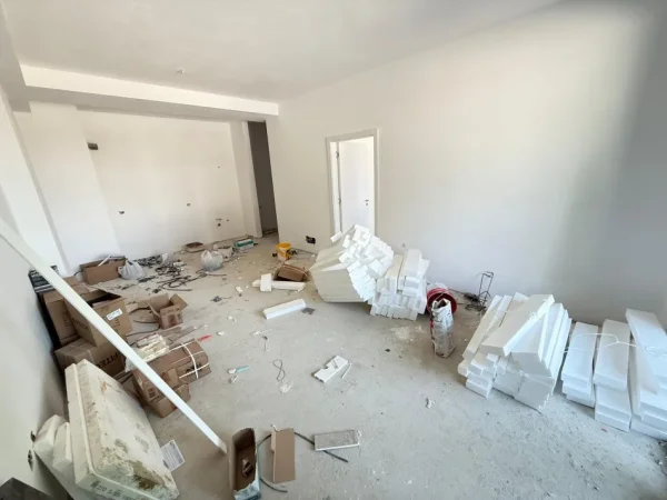 Tirane, shitet apartament 1+1 Kati 2, 80 m² 117.000 € (Rruga 5 Maji, Tiranë)