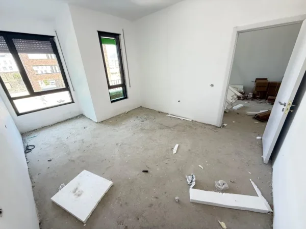 Tirane, shitet apartament 1+1 Kati 2, 80 m² 117.000 € (Rruga 5 Maji, Tiranë)