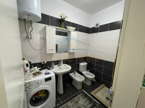Tirane, shitet apartament 1+1 Kati 6, 63 m² 93.000 € (Unaza e Re)