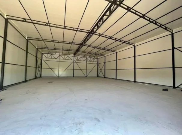 Tirane, jepet me qera magazine Kati 0, 350 m² 1.500 € (Autostrada Tirane Durres)