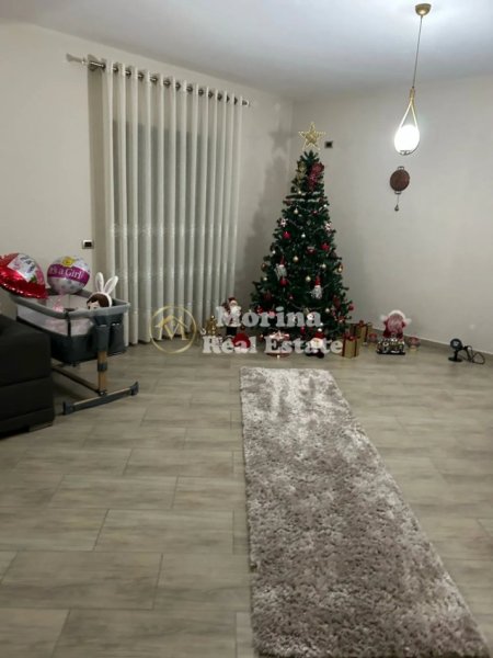 Tirane, jepet me qera Vile 4+1 Kati 4, 500 m² 3.000 € (Porcelan)