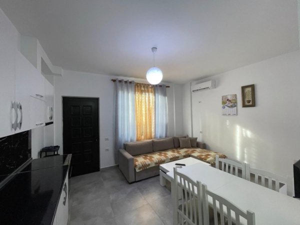 Tirane, jepet me qera apartament 1+1+Ballkon Kati 1, 50 m² 350 € (qyteti studenti)