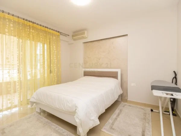 Vlore, shitet apartament 2+1 Kati 8, 122 m² 210.000 € (Skele)