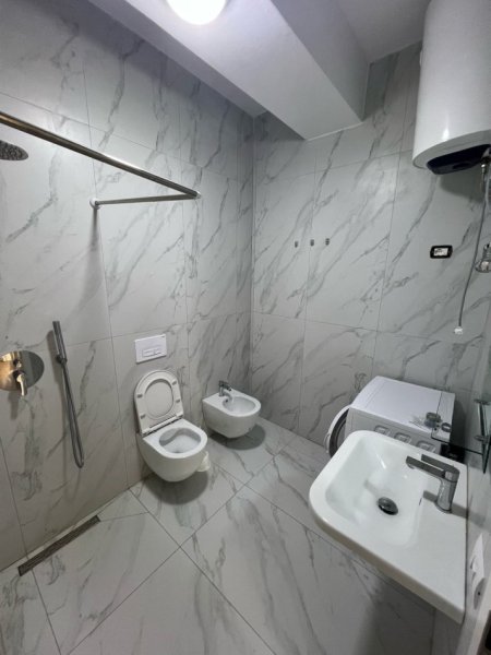 Tirane, shes apartament 2+1+Ballkon Kati 3, 74 m² 120.000 € (Pasho Hysa)