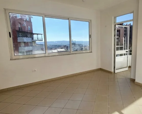 Tirane, shitet apartament 1+1+Ballkon Kati 5, 59 m² 78.000 € (Rruga e Teleferikut)