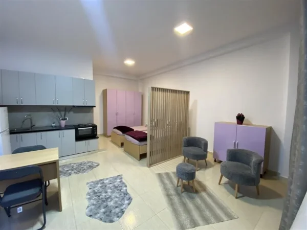 Tirane, jepet me qera garsonier Kati 1, 40 m² 400 € (Kopshti Botanik)