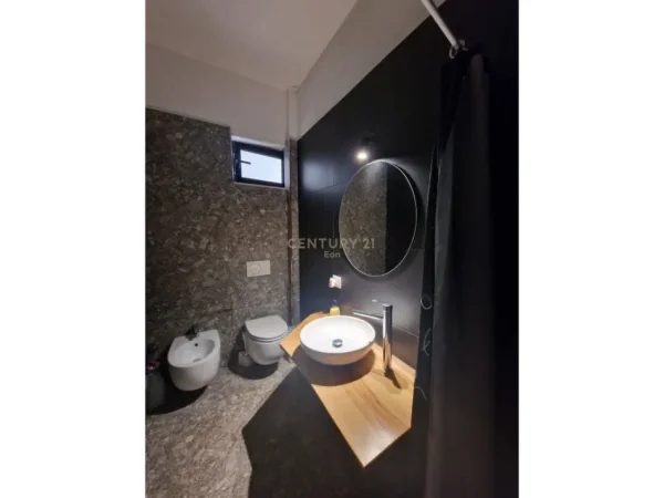 Durres, jepet me qera apartament 2+1 Kati 2, 106 m² 550 € (Bulevart Durres)