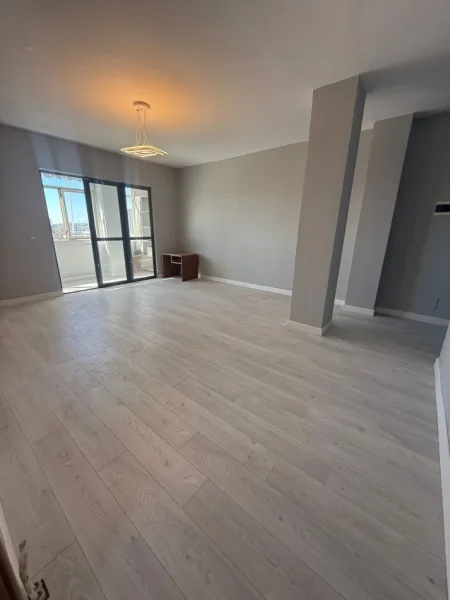 Tirane, shitet apartament 2+1+Ballkon Kati 7, 85 m² 135.000 € (Bulevardi bajram curri)