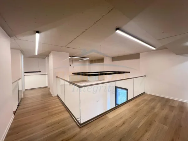 Tirane, jepet me qera apartament Dublex Kati 1, 140 m² 800 € (Porcelan)