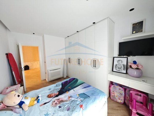 Durres, shitet apartament 2+1+Aneks+Ballkon Kati 5, 107 m² 270.000 € (Plazh Hekurudha)