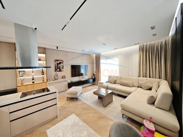 Durres, shitet apartament 2+1+Aneks+Ballkon Kati 5, 107 m² 270.000 € (Plazh Hekurudha)