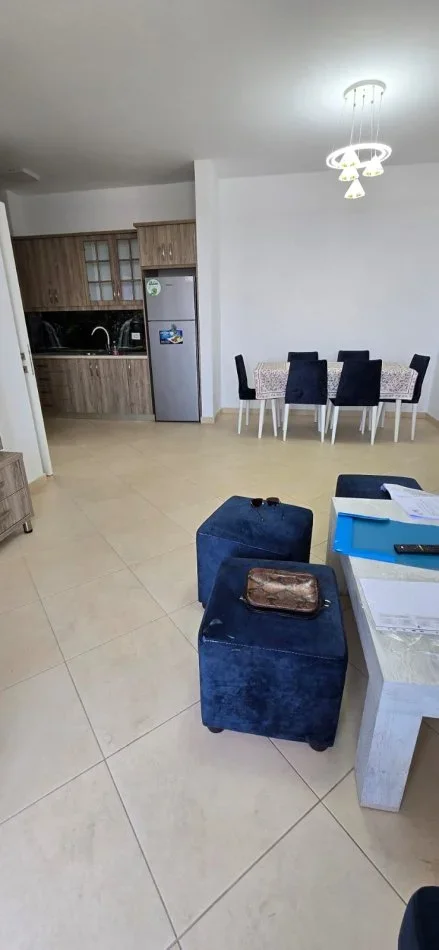 Tirane, shes apartament 3+1+Ballkon Kati 8, 134 m² 260.000 € (Shkolla e Bashkuar)