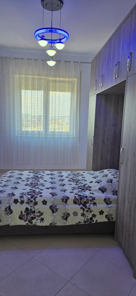 Tirane, shes apartament 3+1+Ballkon Kati 8, 134 m² 260.000 € (Shkolla e Bashkuar)