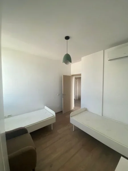 Tirane, jepet me qera apartament 2+1+Ballkon Kati 12, 100 m² 800 € (Rruga Jordan Misja)
