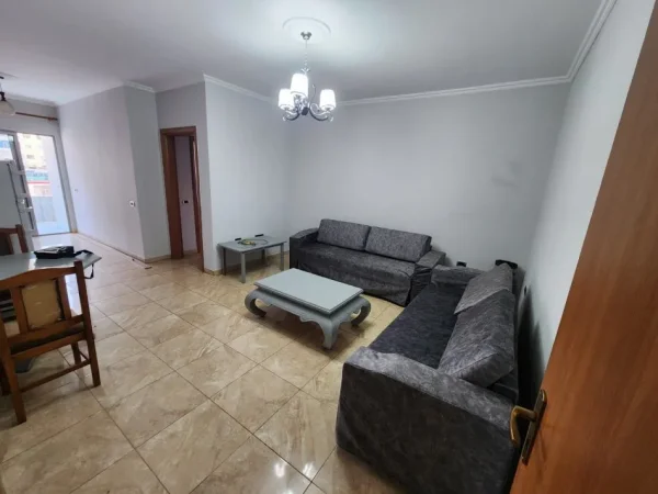 Tirane, jepet me qera apartament 1+1 Kati 3, 73 m² 350 € (astir)