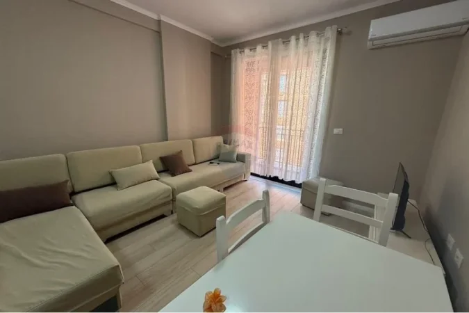 Tirane, jepet me qera apartament 1+1 , 70 m² 500 € (Astir)
