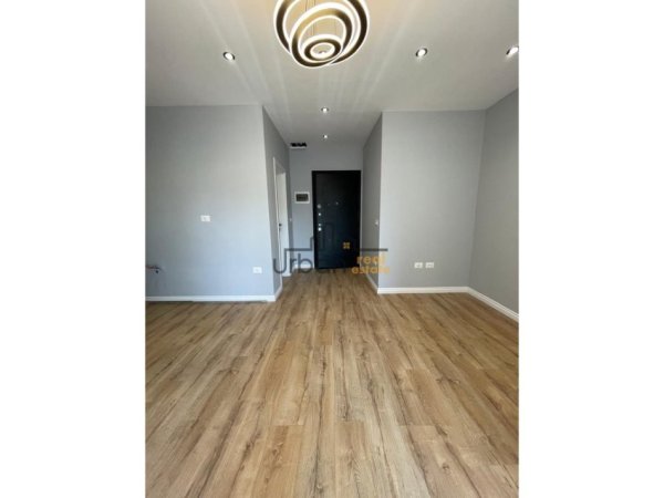 Tirane, shitet apartament 1+1+Ballkon Kati 6, 49 m² 98.000 € (5 Maji)
