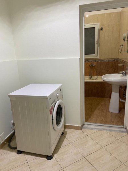 Tirane, jepet me qera Vile 1+1 Kati 1, 65 m² 400 € (Rruga Jordan Misja,Universiteti Beder)