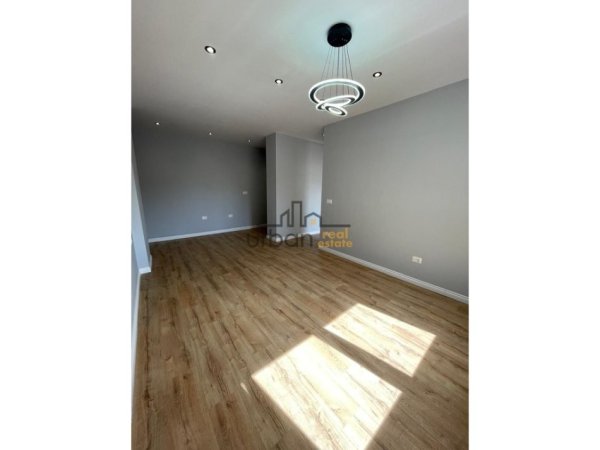 Tirane, shitet apartament 1+1+Ballkon Kati 6, 64 m² 118.000 € (5 Maji)