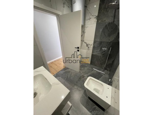 Tirane, shitet apartament 1+1+Ballkon Kati 6, 64 m² 118.000 € (5 Maji)