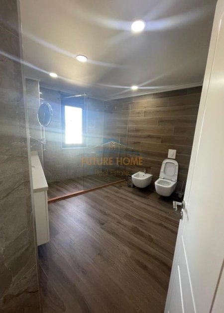 Tirane, jepet me qera apartament 2+1 Kati 5, 155 m² 1.500 € (qender)