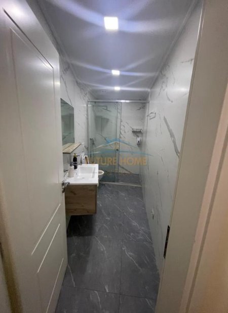 Tirane, jepet me qera apartament 2+1 Kati 5, 155 m² 1.500 € (qender)