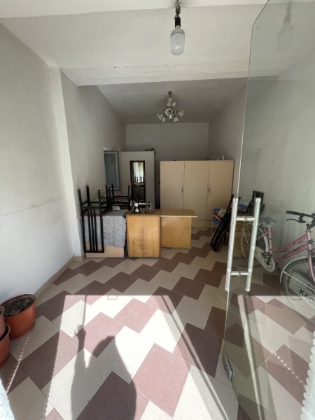 Radhime - Orikum, jap me qera dyqan, 38 m²  (Princesha Rugjine)