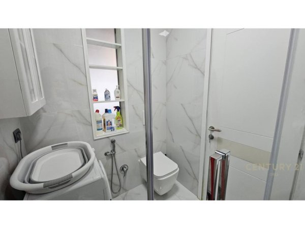 Tirane, shitet apartament 2+1 Kati 6, 82 m² 220.000 € (Rruga e Kavajes)